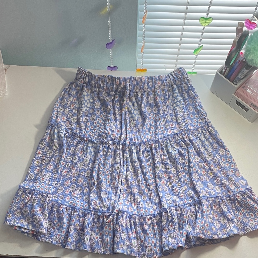 NEVER WORN Caution To The Wind Floral Blue Above the knee Skirt